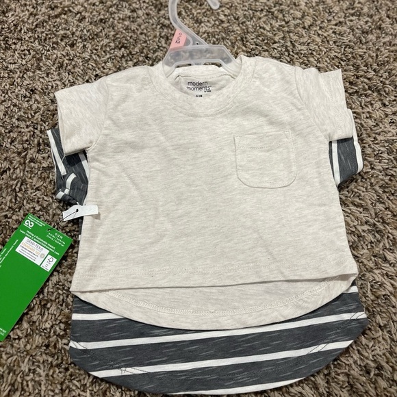 Infant boys tops size 0/3 months - Picture 2 of 2